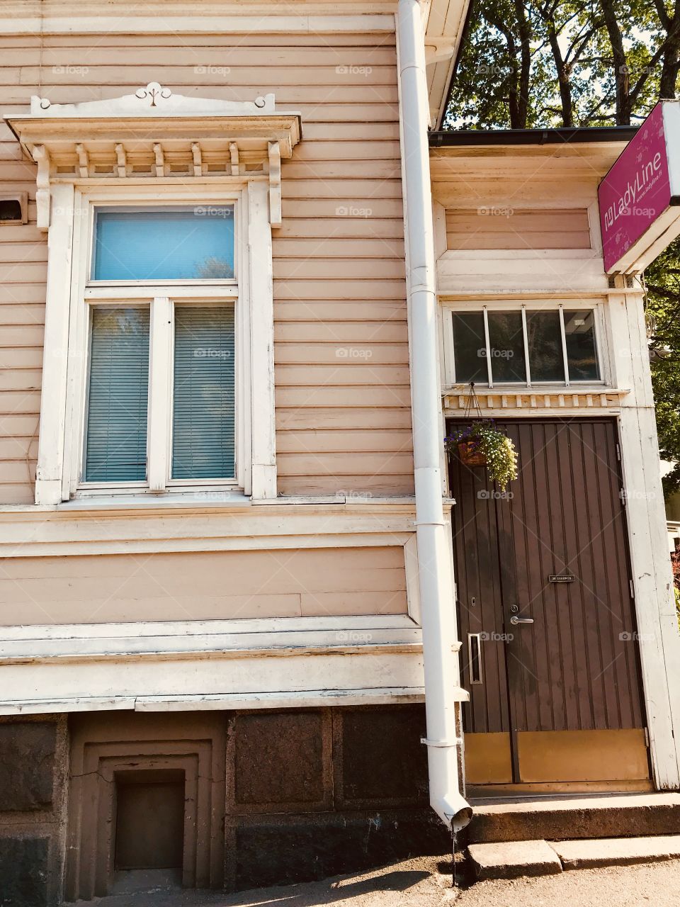 An ancient wooden house in the town of Kotka. Arrived in Kotka on the days of the sea holiday in the last days of July. Kotka. Finland.🇫🇮
