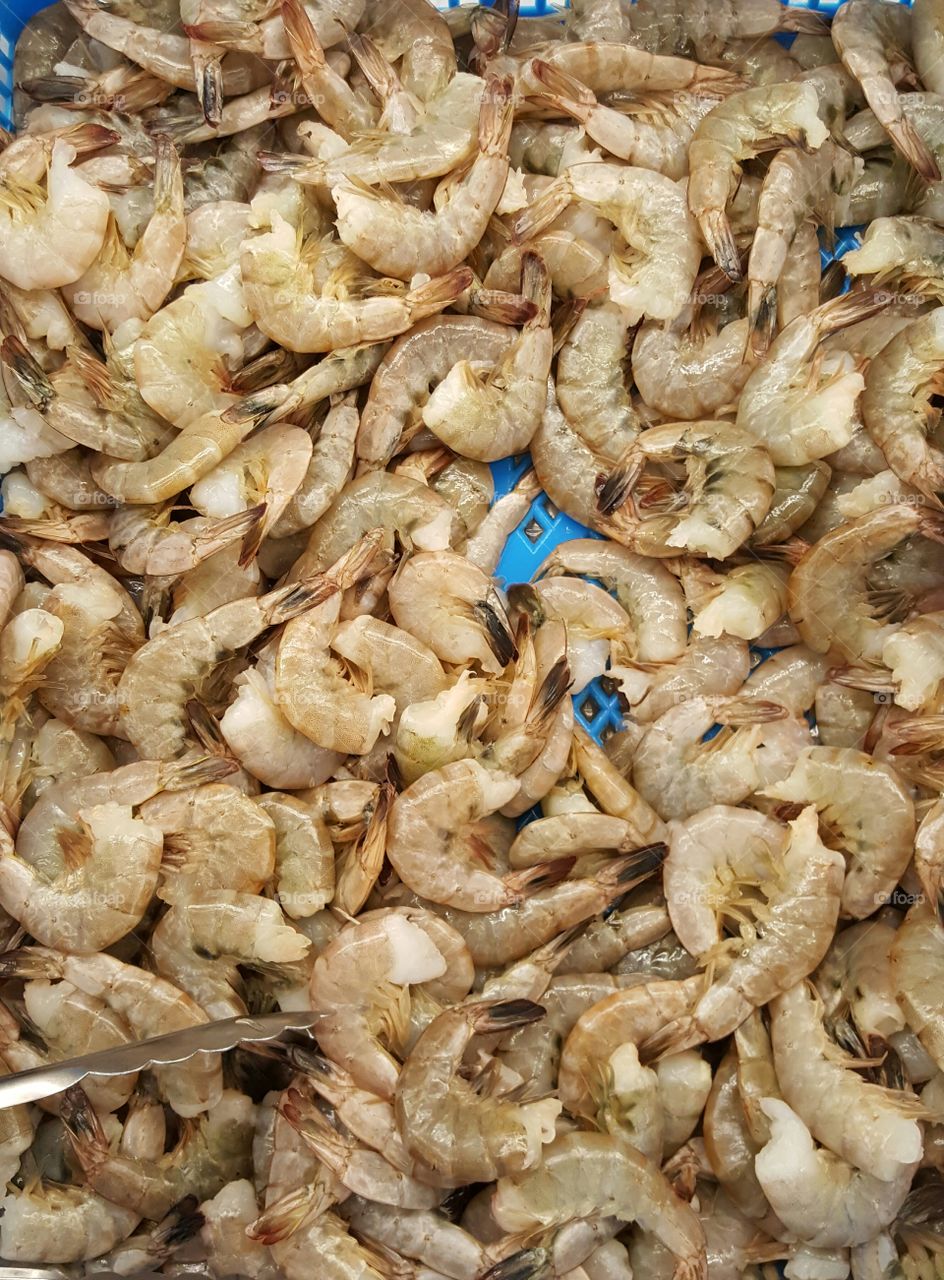 shrimp without head on retail display