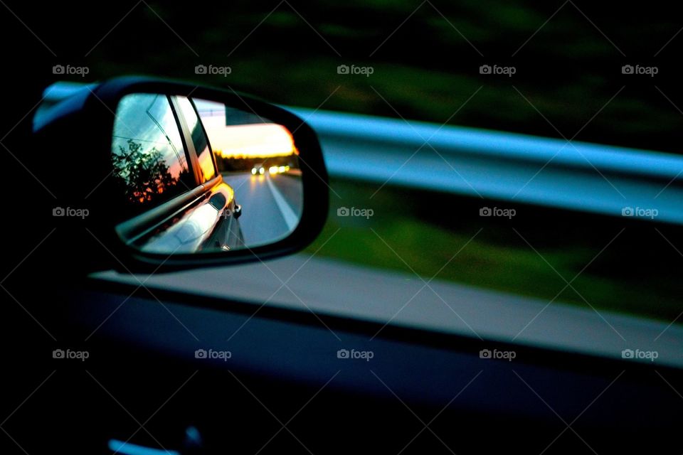 Titta i backspegeln. Titta i backspegeln