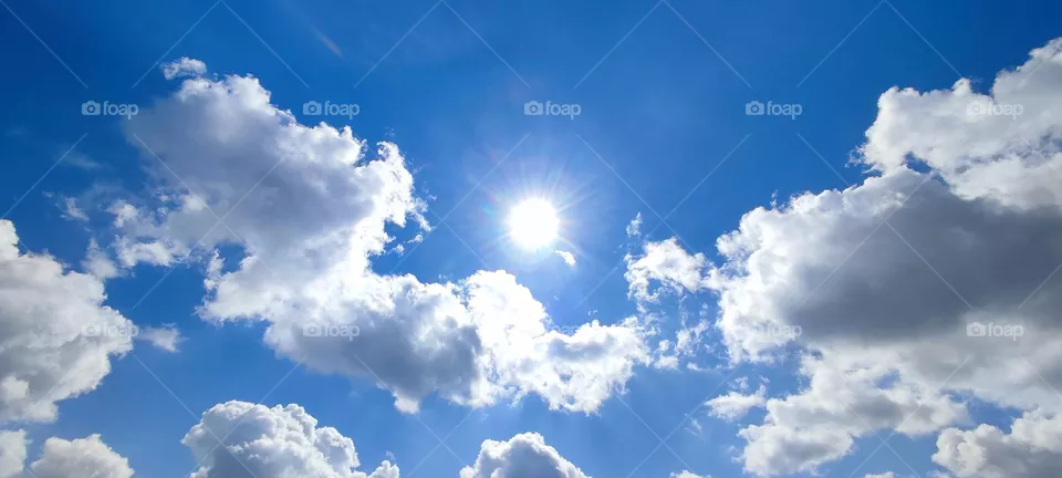 sky, sun, clouds.
Небо, солнце, облака.