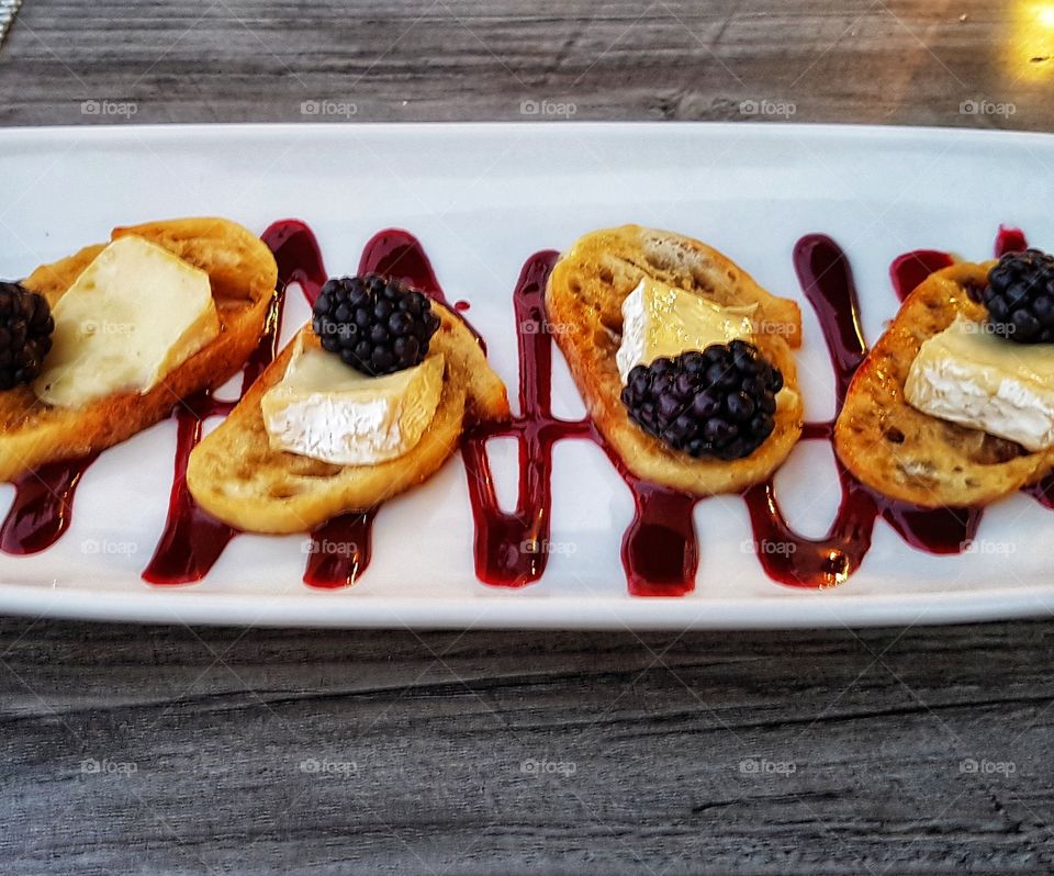 berry maple bruschetta