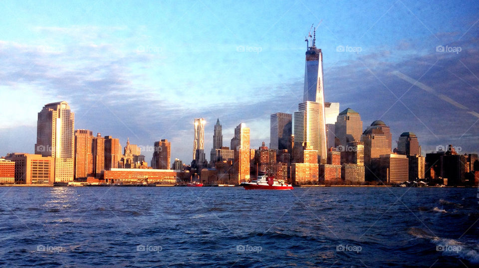 FDNY FIREBOAT PATROLS BY THE TOWER
