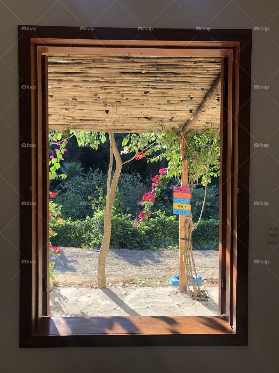 Seja a energia que deseja atrair.  