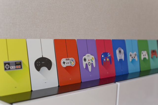 Displate - "Cult console controllers" black box collection