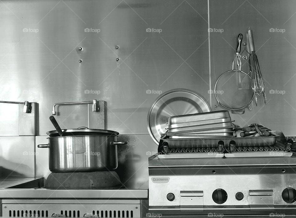 Kitchen stuff in silver black color