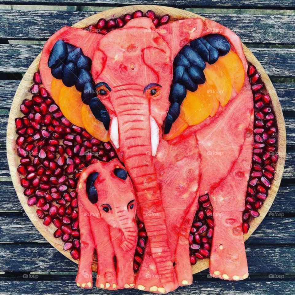fruit Art of an elephant makes dish attractive