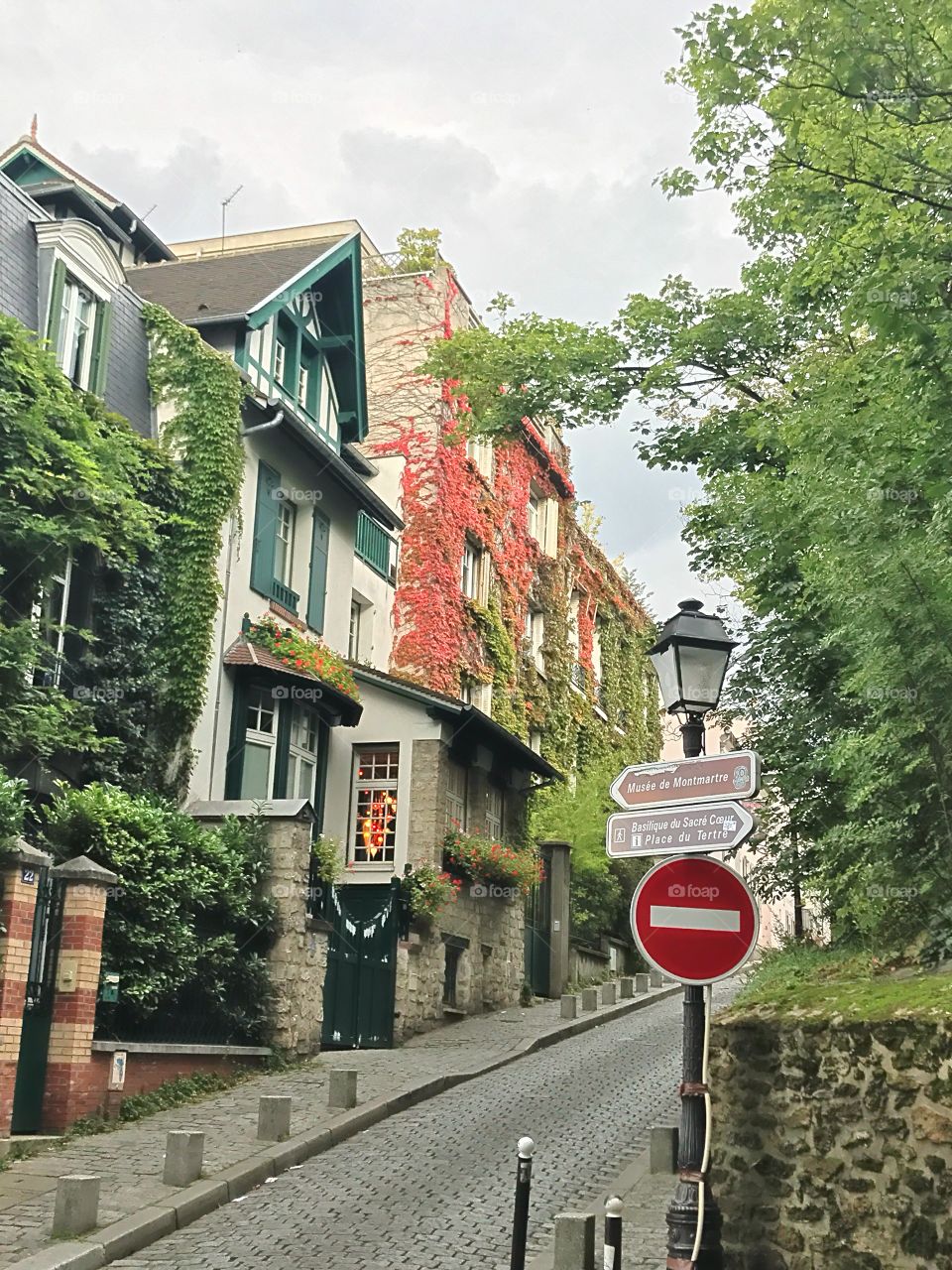 Streets of Montmartre. 