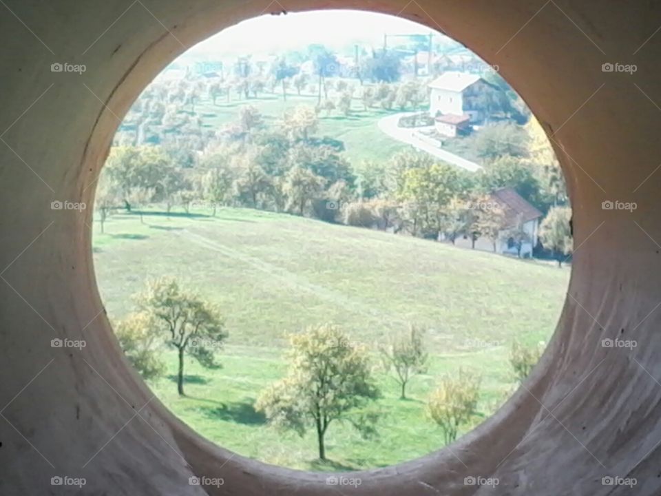 World throw the circle