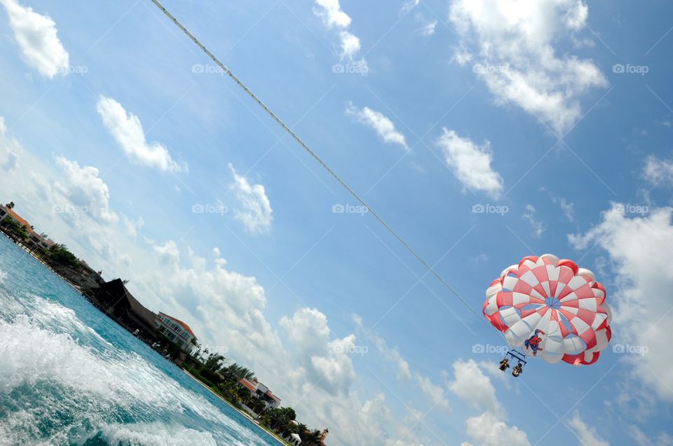 Parasailing in cancun