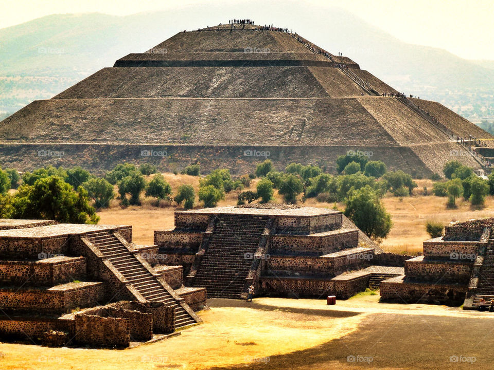 sol del piramide by gerardo