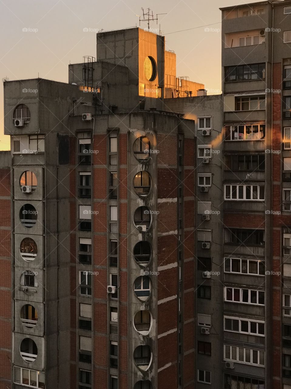 Building in sunset 🌒