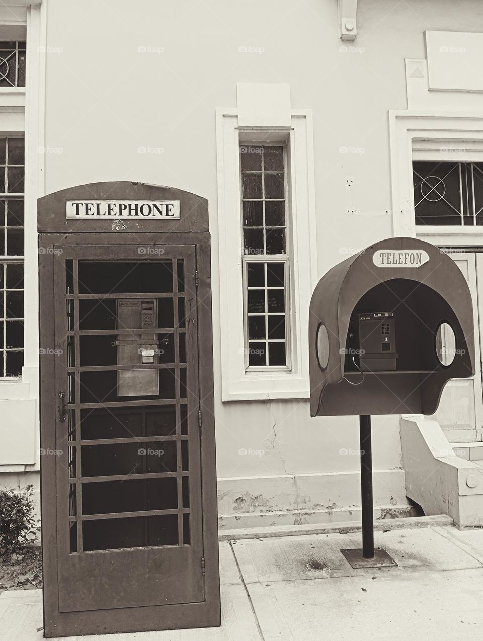 Telephone booth