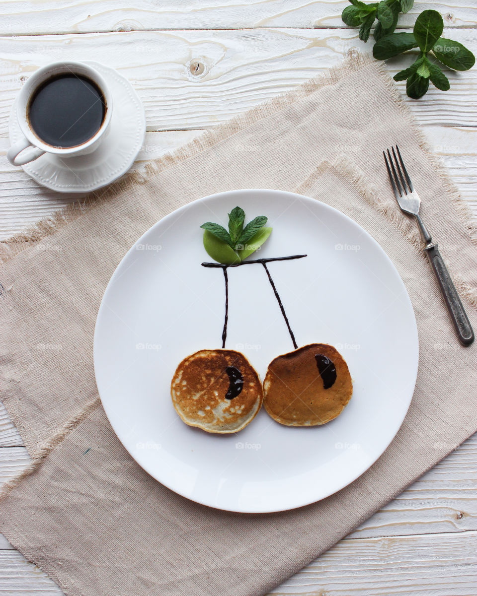 подача оладьев в стиле фуд арт. необычный завтрак для ребенка.