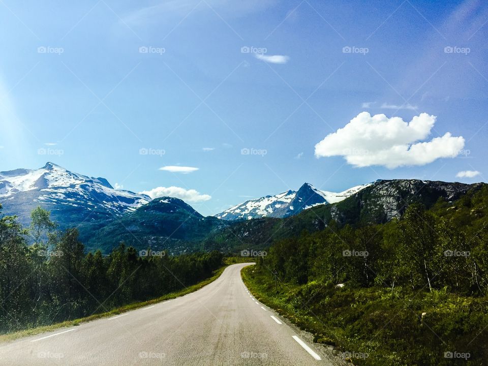 Road to the mountain top 