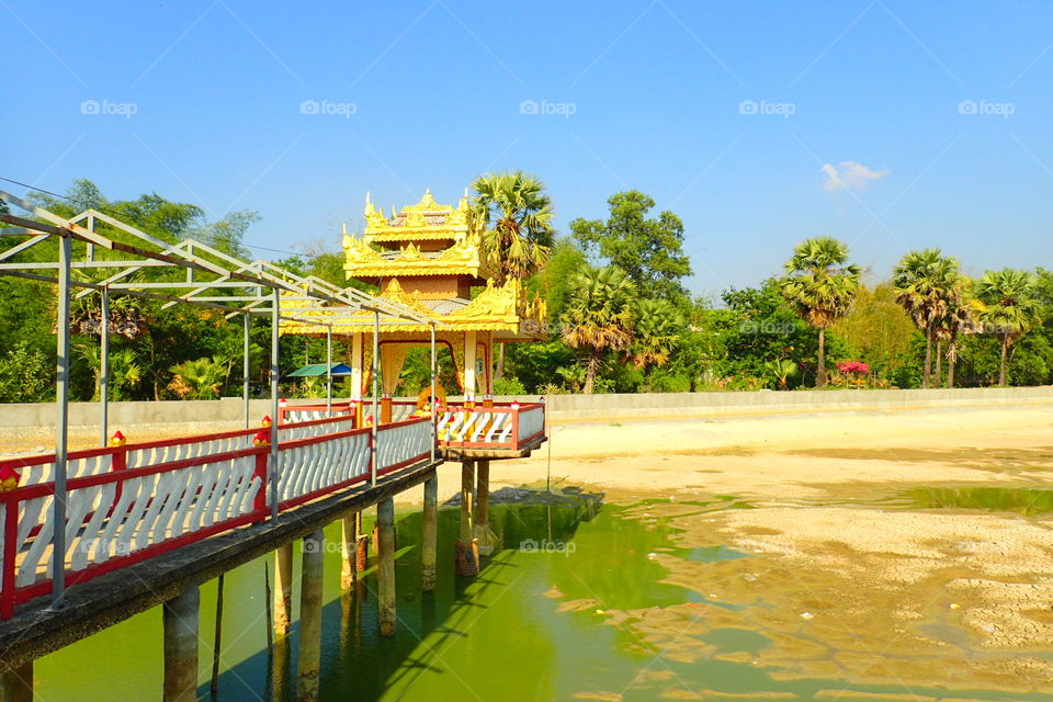 Snake temple Myanmar