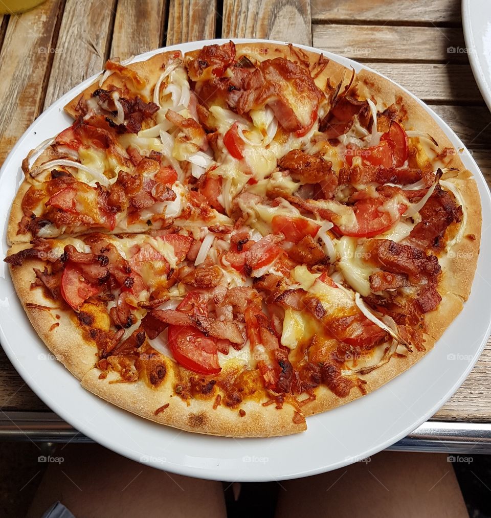 Lunch Time Pizza.