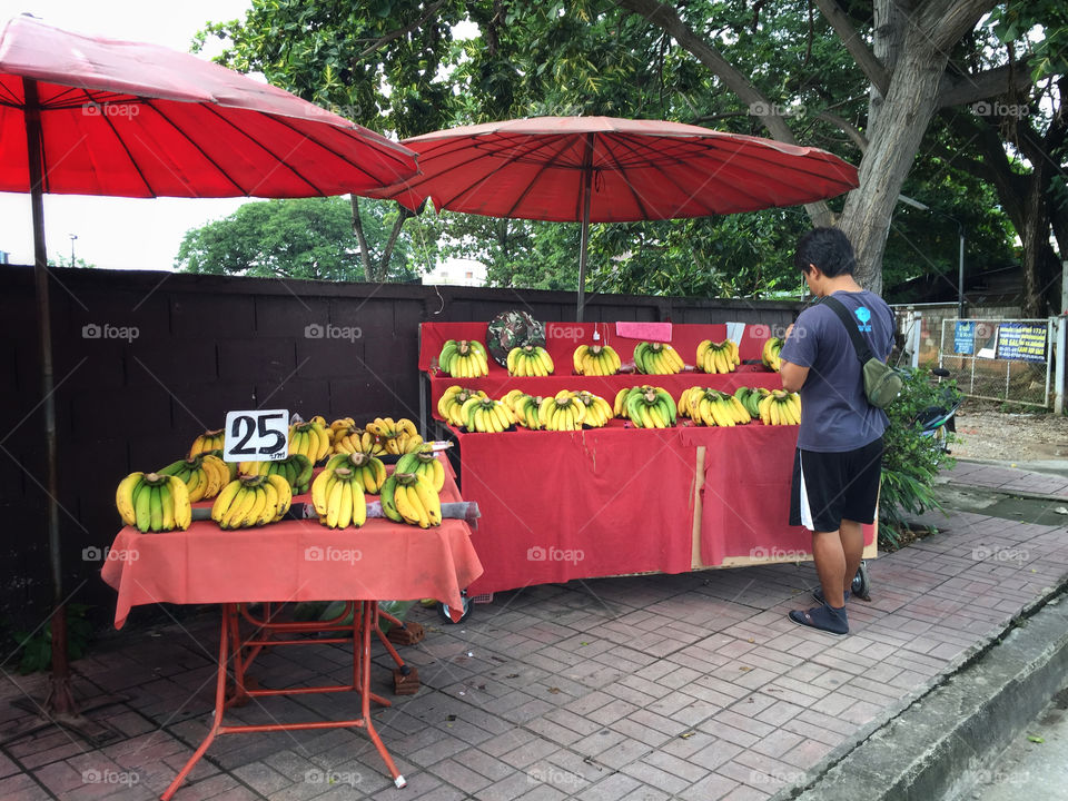 The banana vendor 