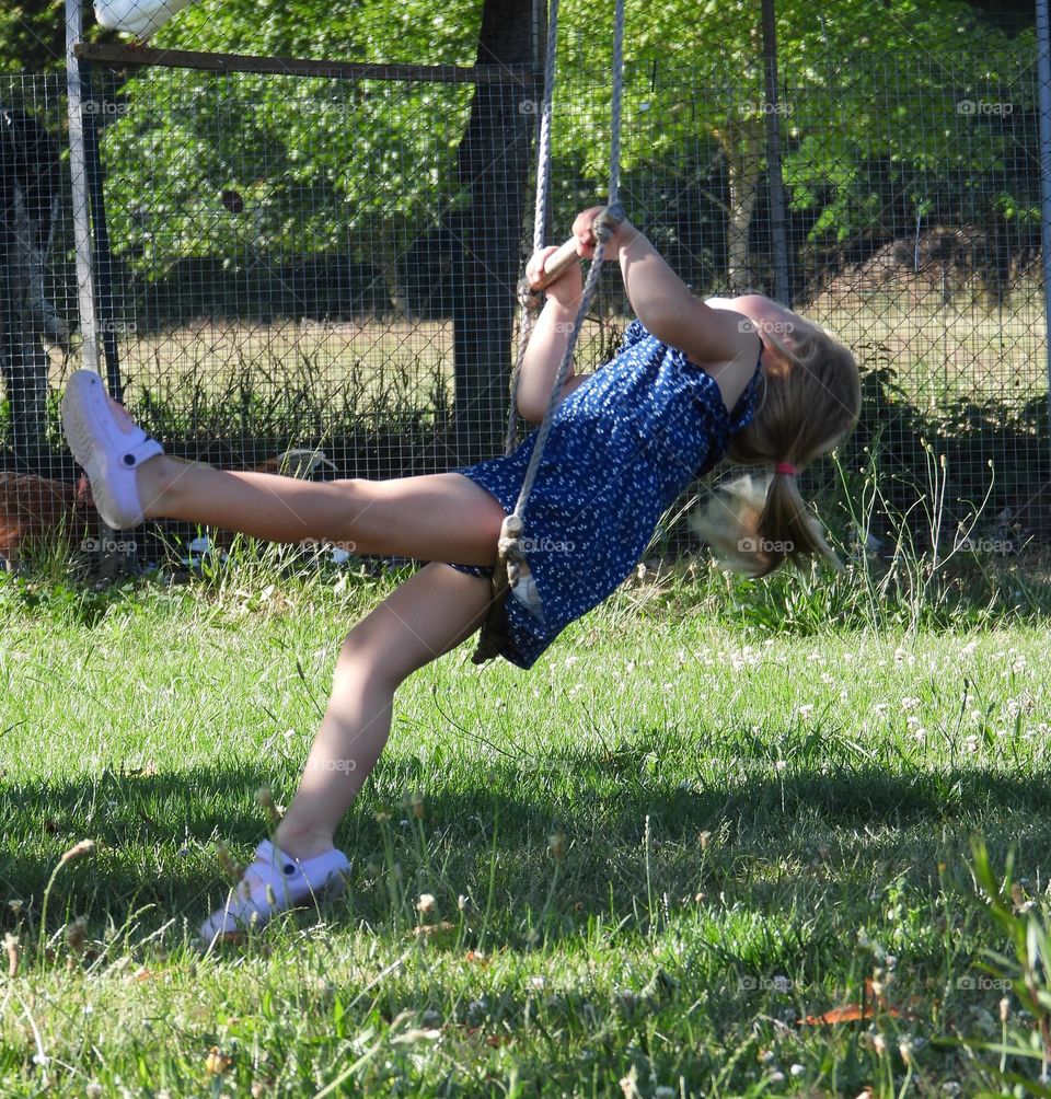 jouer à la balançoire