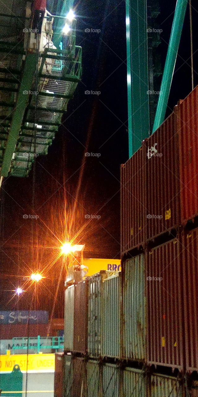 Loading
040221
In port