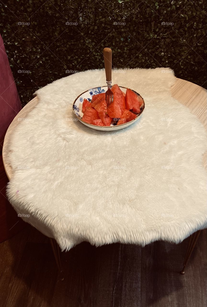 On the plate a watermelon 🍉