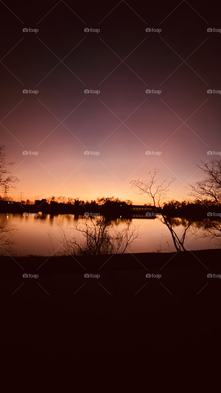 Pre-sunset pic sky has purple Hues super clear afternoon Sundown Twilight activated waiting on night