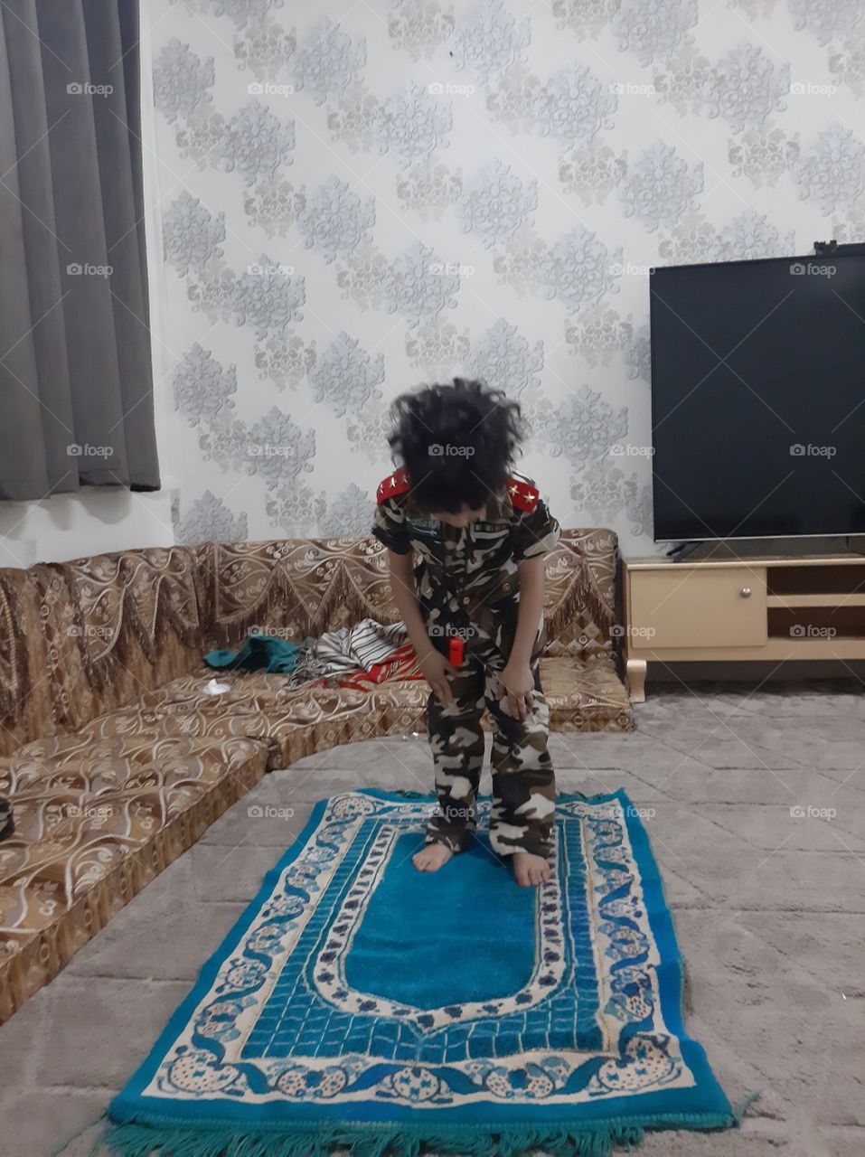 I need your support guys, I'm very, very poor, poor