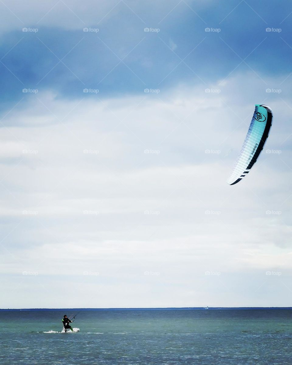 Kitesurfing