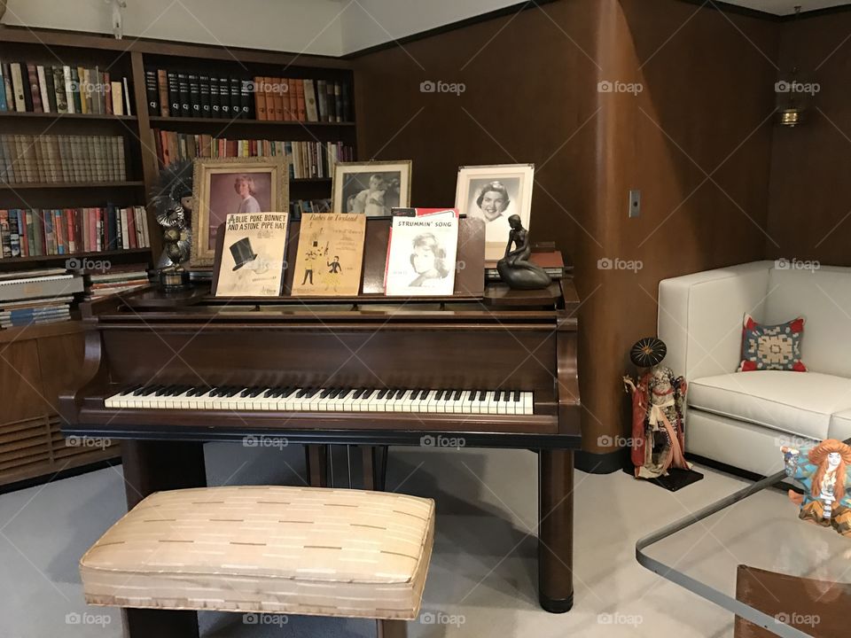 Walt Disney’s piano 