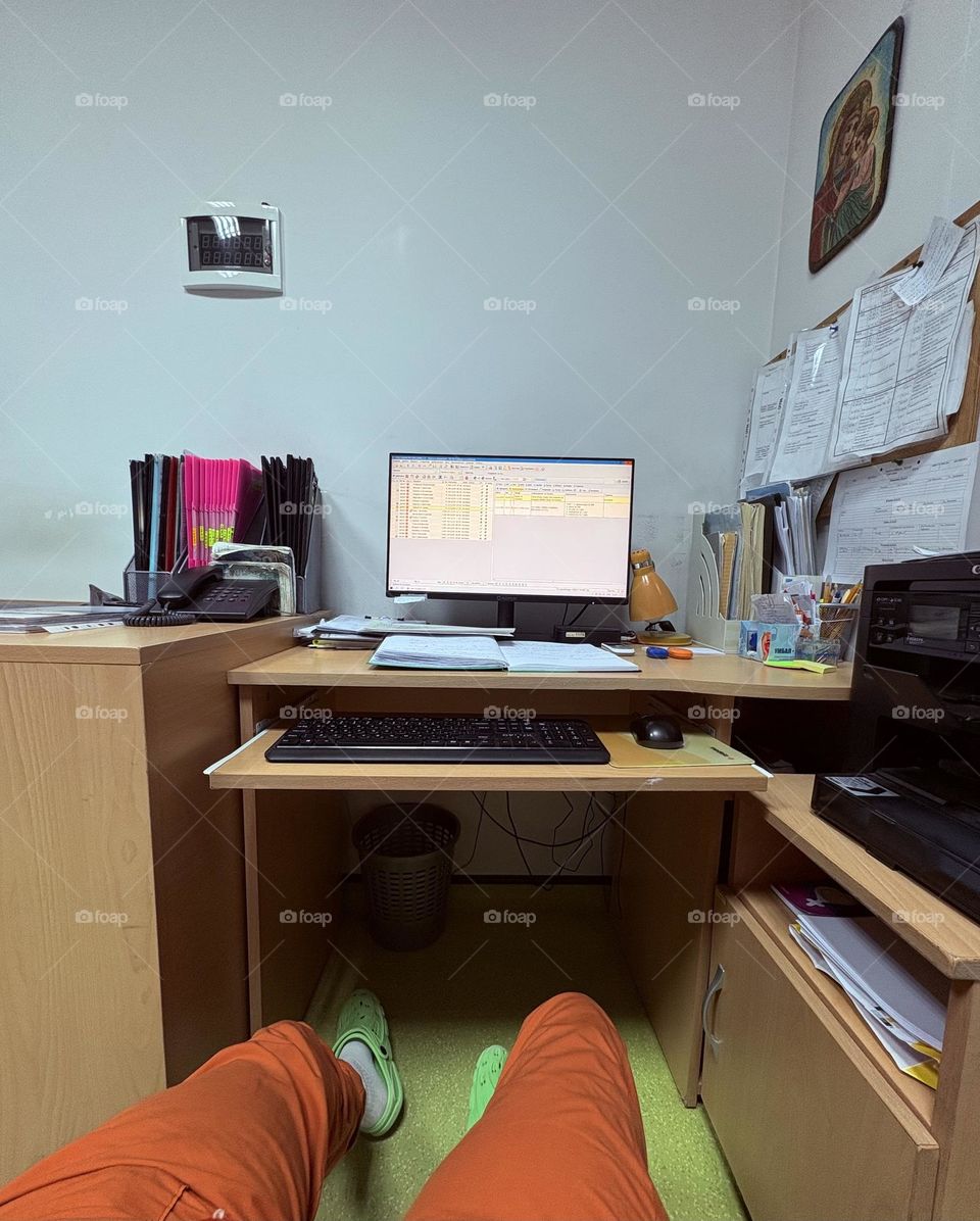 Midwifery. Working hard. 16 patients and 1 midwife.