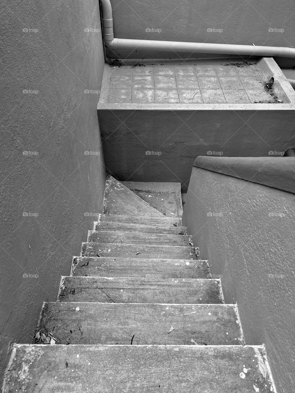 Monochromatic - Stair case - Shades 