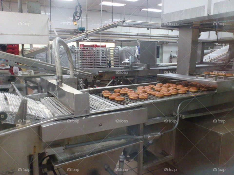 there is nothing richer than eating freshly baked donuts, and what better way to see how they are prepared while you wait for yours