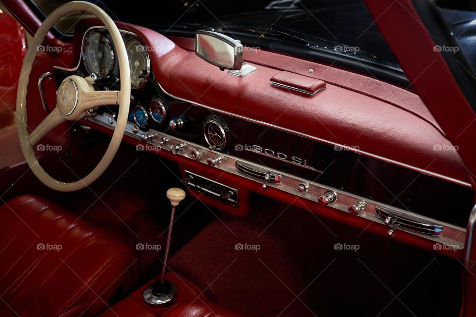 Mercedes 300 SL Red interior