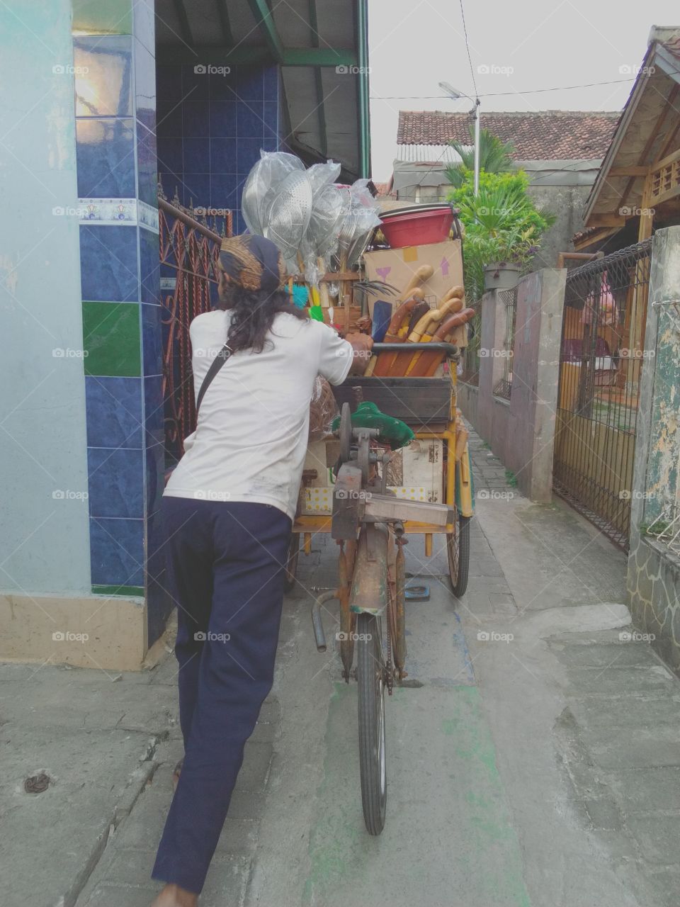 the house equipments seller