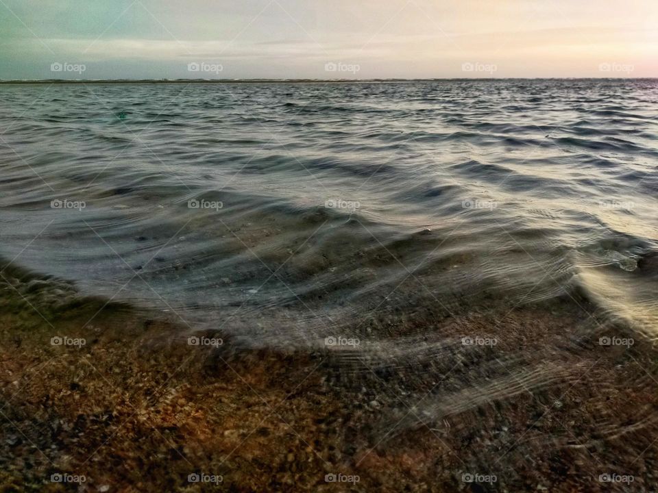 Sea view in the evening, seeing the sunlight