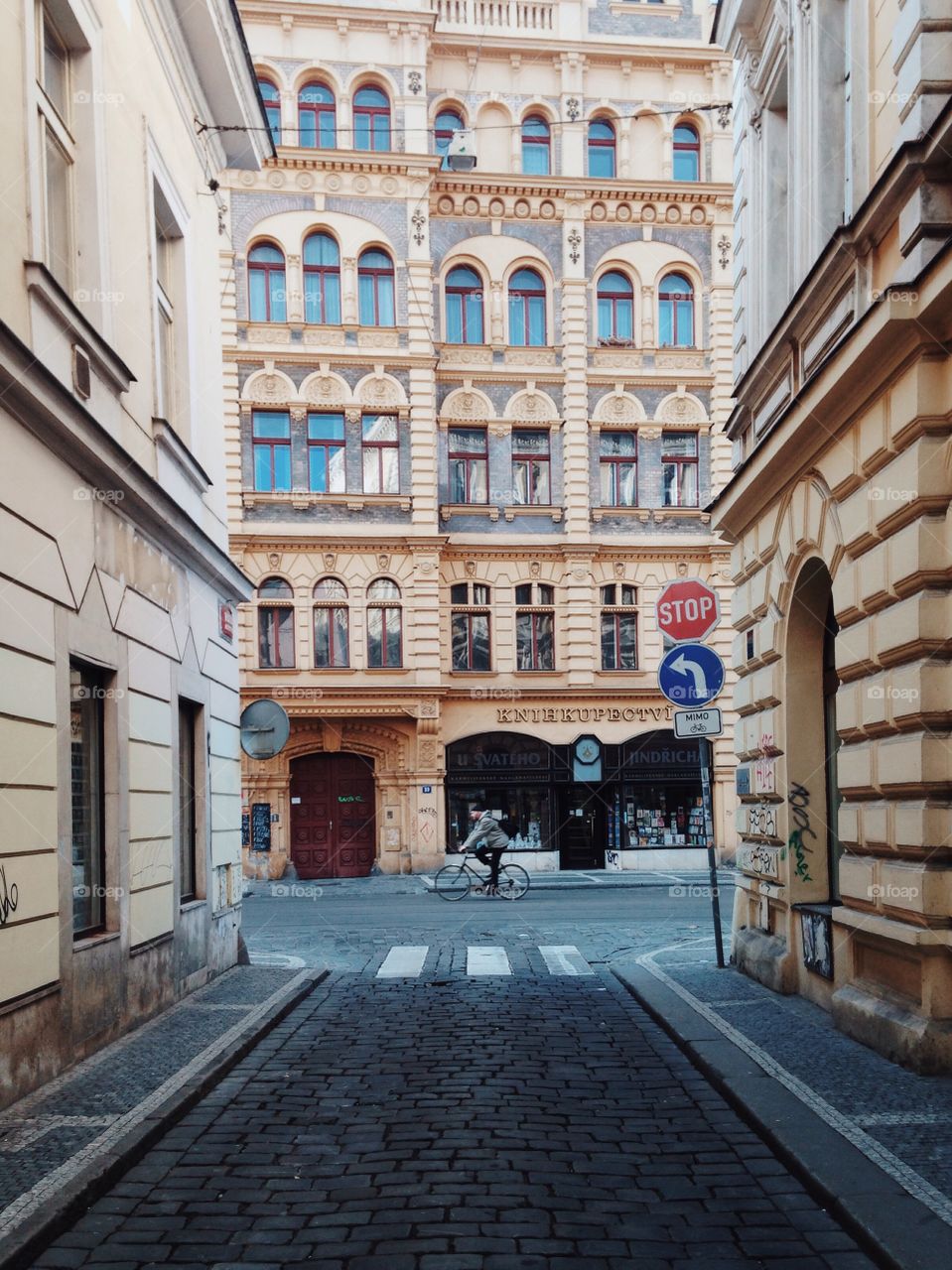 Street life in Prague 