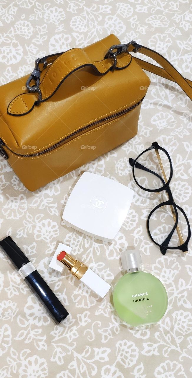 Beauty products that bring along when went for vacation.