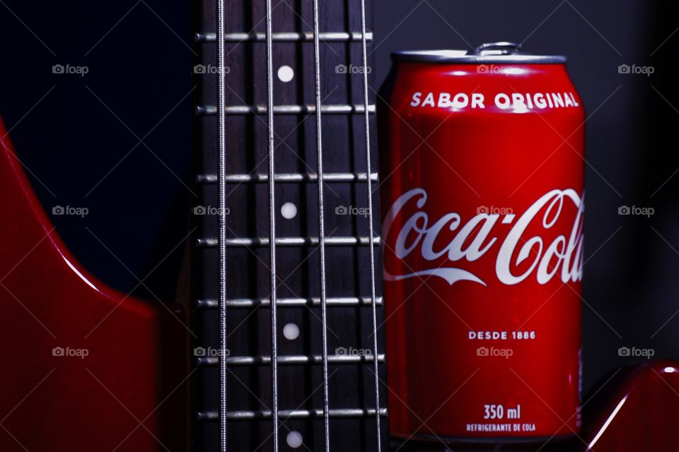 Let’s rock with Coca-Cola / Vamos agitar com Coca-Cola