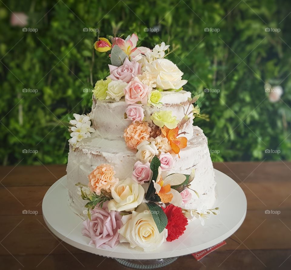 Delicious flowery cake