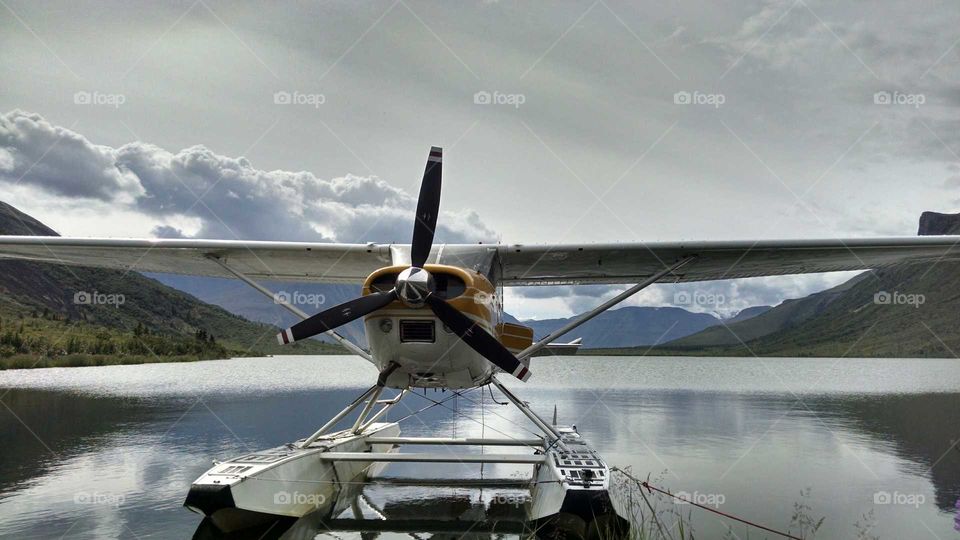 Float plane on Grizzly Lake Wrangell/St Elias Park and Reserve