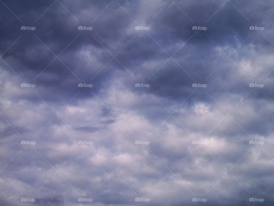 Simple Dark and light cloud background 