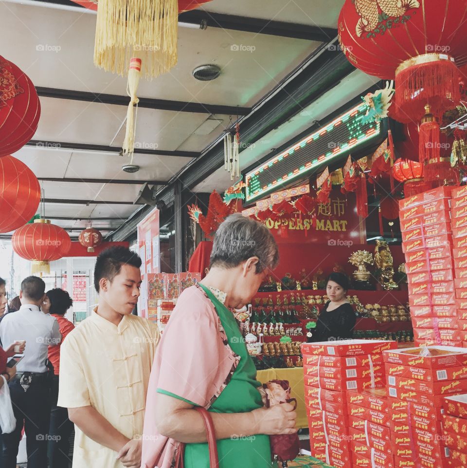 Tikoy Hunting. Tikoy or Year Cake is a must-have gift for Chinese New Year. (Binondo, Manila 2015)