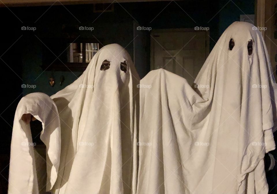 Two Ghosts, Two Sheets 