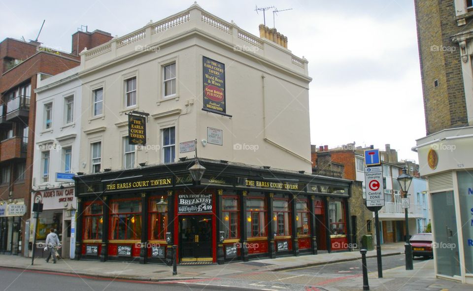 THE EARL'S COURT TAVERN LONDON, ENGLAND