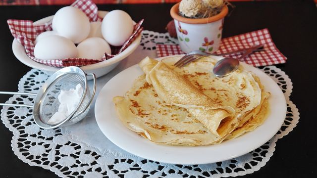 Cooking pancakes