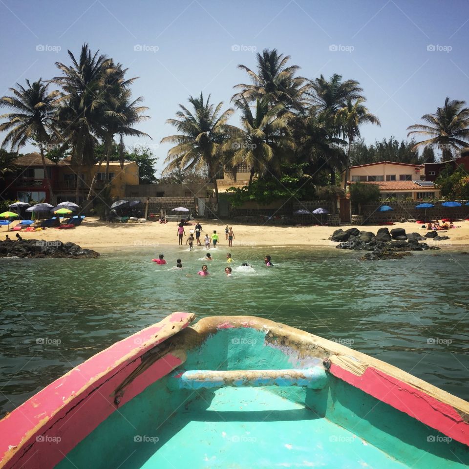 Boat to N’gor Island 