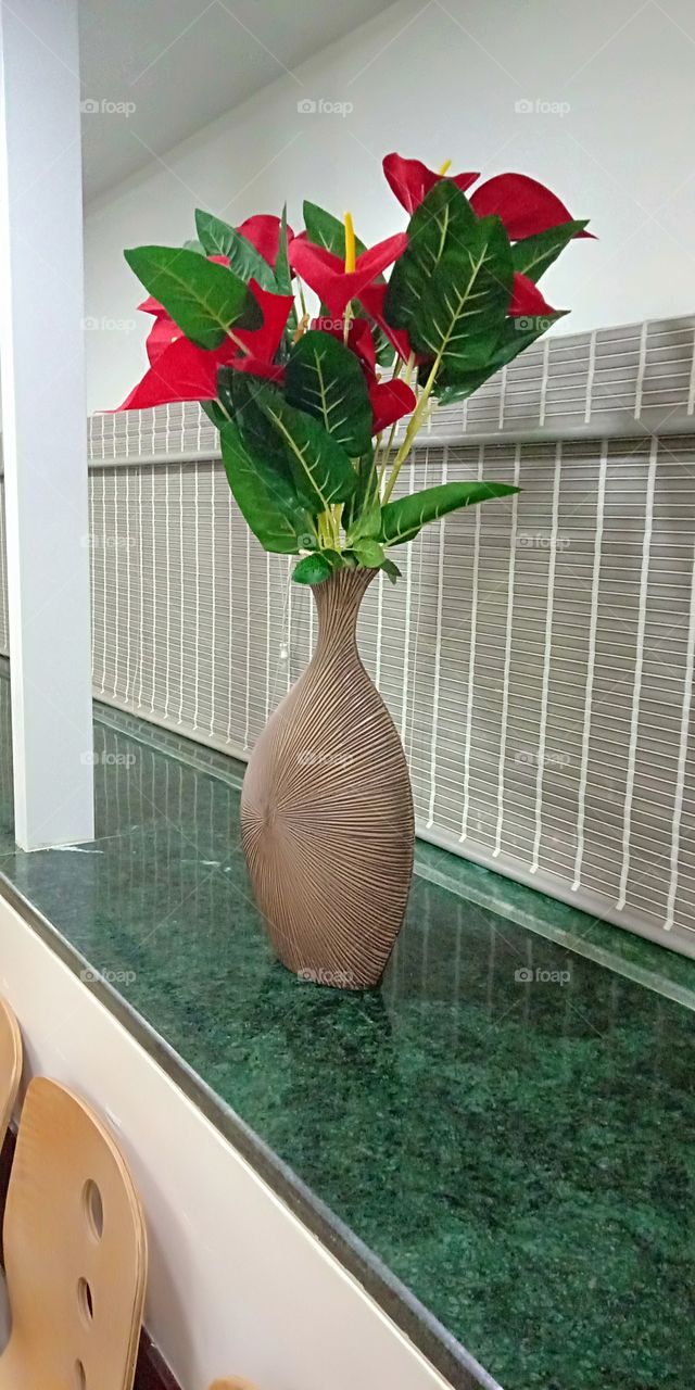 #flowers#vase#showpiece#unique#flora#leaves#