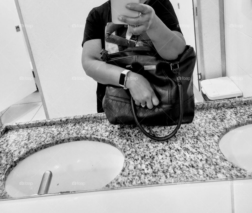 O amor e a fé vencendo os desafios do dia a dia independente das circunstâncias ou situação... Creia as lutas nos fortalece quando estamos dispostos a vencer.