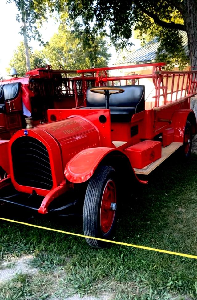 Old school fire truck 🚒