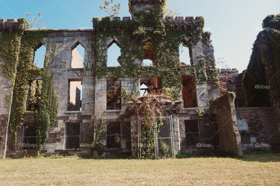 Ruins on  Roosevelt Island. The old smallpox hospital on  Roosevelt Island
