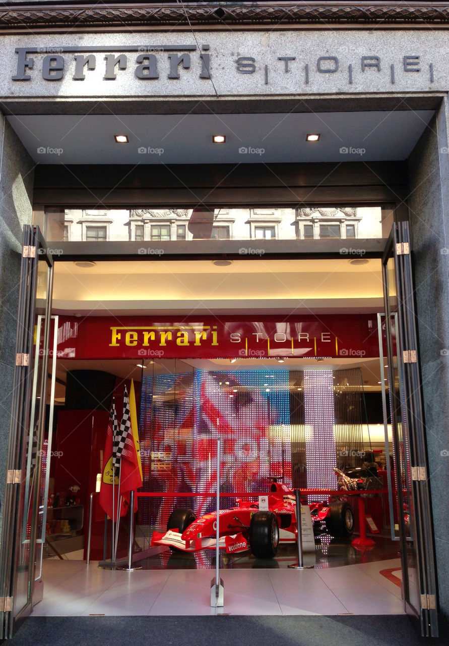 FERRARI Store